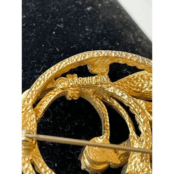 Vintage Signed Sarah Coventry Costume Gold Tone Pin W/faux Pearl And Jade Brooch - Picture 2 of 4